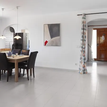 Mimosa Villa *